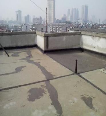 泾川漏水维修 楼顶漏水是什么原因，楼顶漏水维修方法是什么?